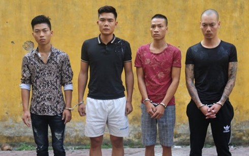 Đòi nợ 60 triệu không được, ép nạn nhân viết giấy vay... 400 triệu - Anh 1