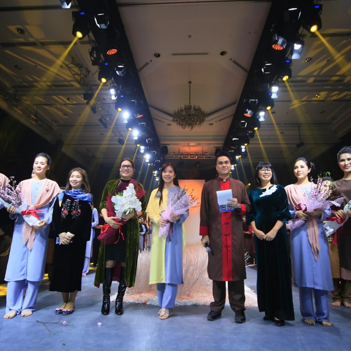 Độc, lạ đậm chất phật giáo trong show thời trang “Giác” - Anh 6