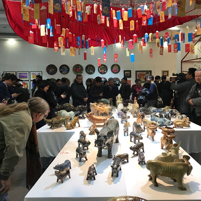 Thích thú ngắm nhìn gần 2000 chú lợn trong bộ sưu tập “Lợn sung túc” - Anh 1