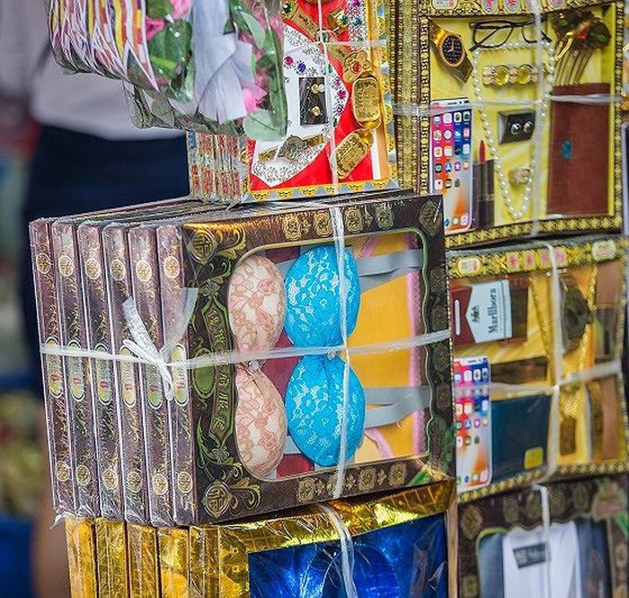 Bộ VHTTDL:  Yêu cầu hạn chế kinh doanh đồ mã không phù hợp với thuần phong mỹ tục - Anh 2