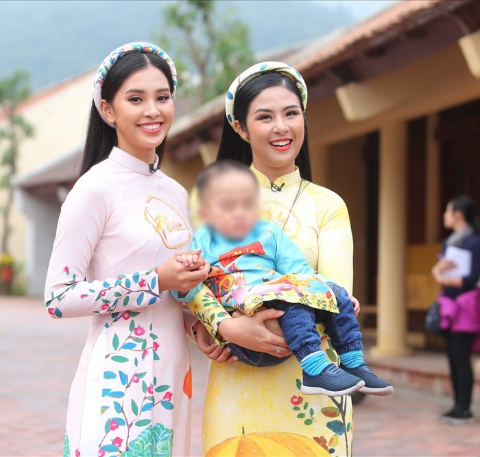 30 Tết, Hoa hậu Tiểu Vy và Ngọc Hân 