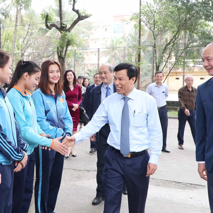 Bộ trưởng Nguyễn Ngọc Thiện: 
