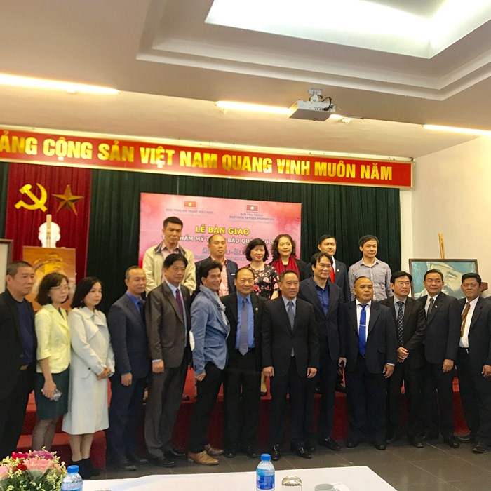 Bảo tàng Mỹ thuật Việt Nam bàn giao tác phẩm mỹ thuật sau tu sửa cho Bảo tàng Kaysone Phomvihane - Anh 7