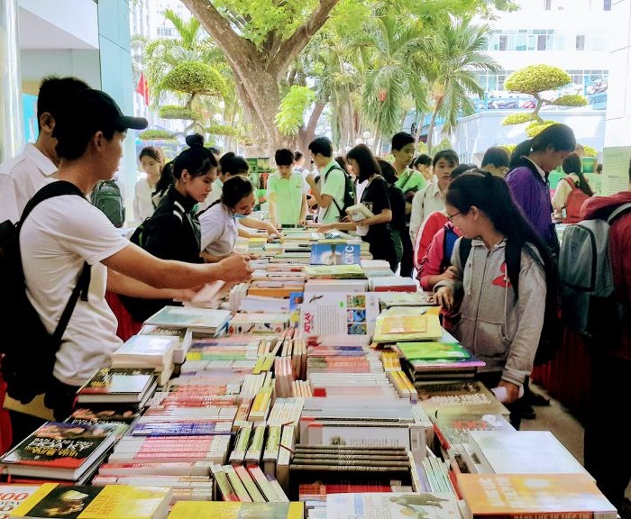 Đừng để trở thành người mù chữ hiện đại - Anh 2