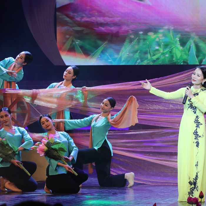 “Lời Bác dặn trước lúc đi xa”: Nỗ lực hết mình vì một chương trình nghệ thuật thiêng liêng và đặc sắc - Anh 7
