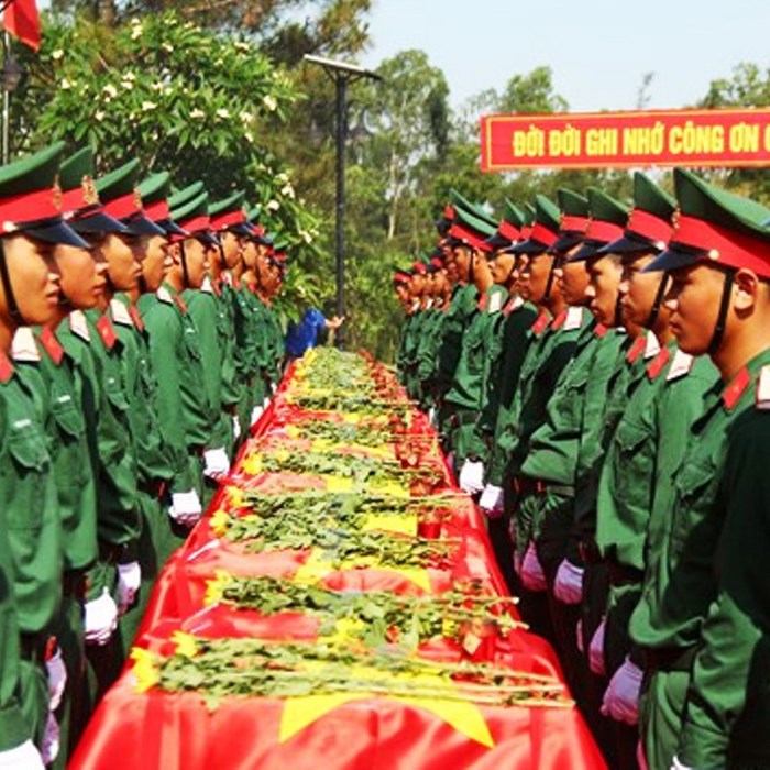 Lễ an táng hài cốt LS quân tình nguyện và chuyên gia Việt Nam - Anh 1