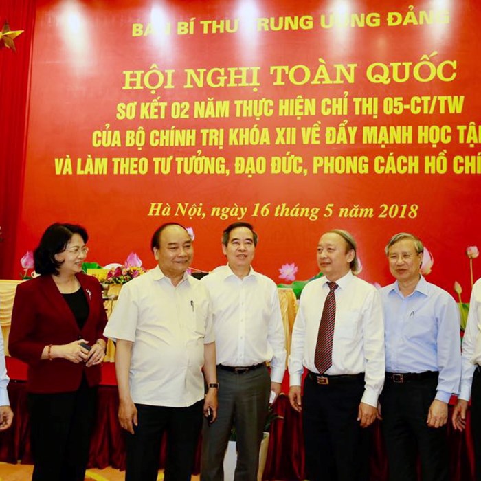 Sơ kết 2 năm thực hiện Chỉ thị 05-CT/TW của Bộ Chính trị: Cán bộ, đảng viên phải đặt mình vào vị trí là “đầy tớ” của dân - Anh 1