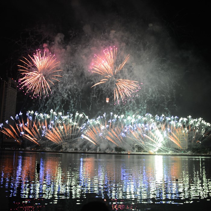 Nhịp cầu Thời gian bừng sáng - Anh 2