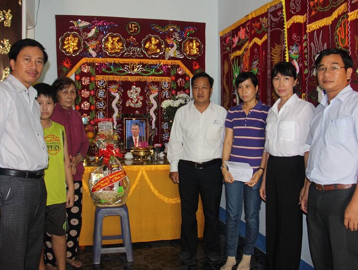 PC Khánh Hòa:Thăm hỏi gia đình công nhân thương vong do tai nạn lao động - Anh 1