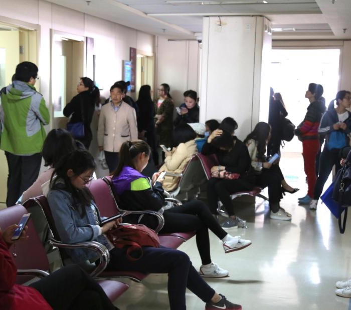 Trung Quốc: Đối mặt với vấn đề hiếm muộn - Anh 1