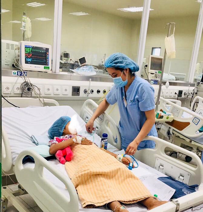 Bé gái 11 tuổi tử vong vì tự làm thịt cóc để ăn - Anh 1