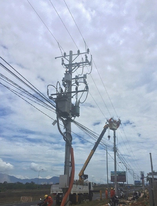 PC Khánh Hòa: Cải tạo lưới điện khu du lịch Bãi Dài- huyện Cam Lâm - Anh 1