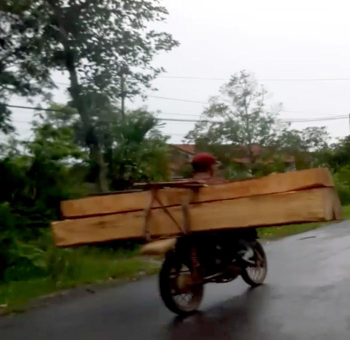 Lãnh đạo huyện “ngơ ngác” khi rừng phòng hộ ở Đạ Tẻh tan hoang - Anh 1