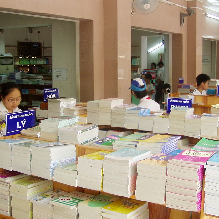 ​Thực hiện đổi mới chương trình, sách giáo khoa giáo dục phổ thông: Chưa đảm bảo lộ trình, đội ngũ giáo viên chưa được quan tâm - Anh 1