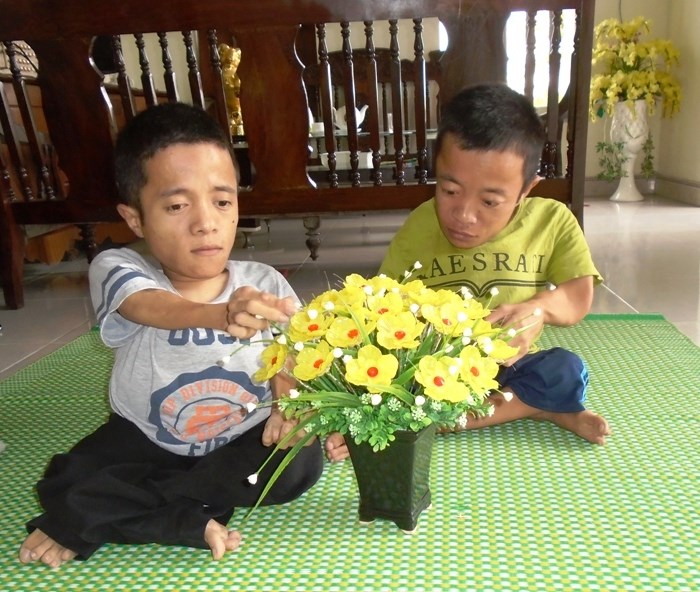 Chàng trai tật nguyền bán hàng online - Anh 1