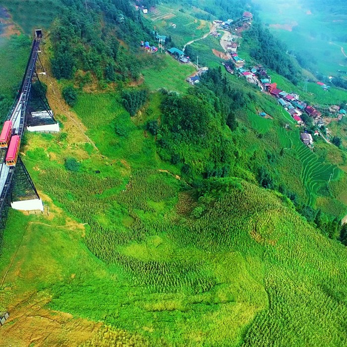 Thung lũng Mường Hoa đẹp như tranh trong mùa lúa chín - Anh 1