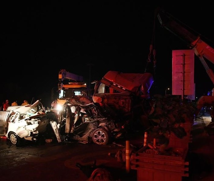 Trung Quốc: Đâm xe liên hoàn thảm khốc trên cao tốc, 59 người thương vong - Anh 1