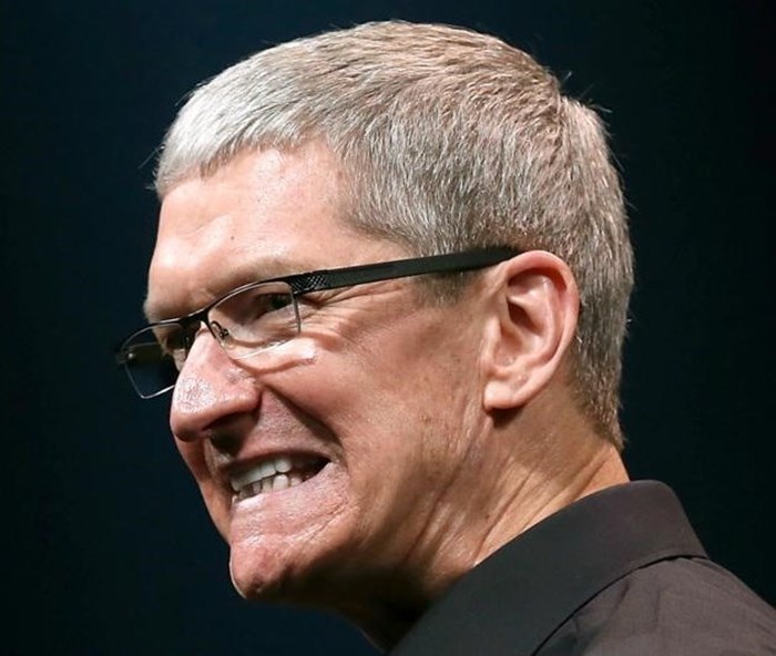 Apple bỏ rơi Amazon, rời khỏi “câu lạc bộ nghìn tỉ USD” - Anh 1