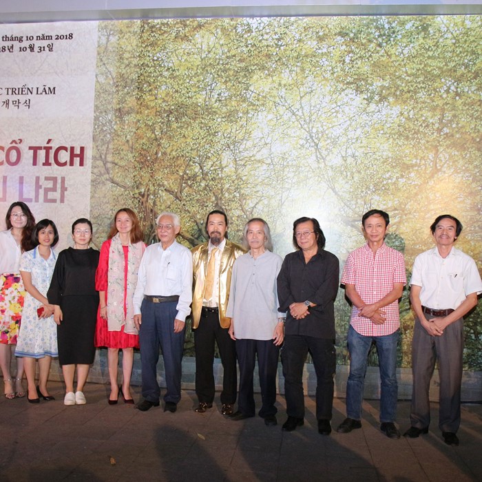 Lãng du vào “Miền cổ tích” của họa sĩ Nguyễn Quốc Huy - Anh 1
