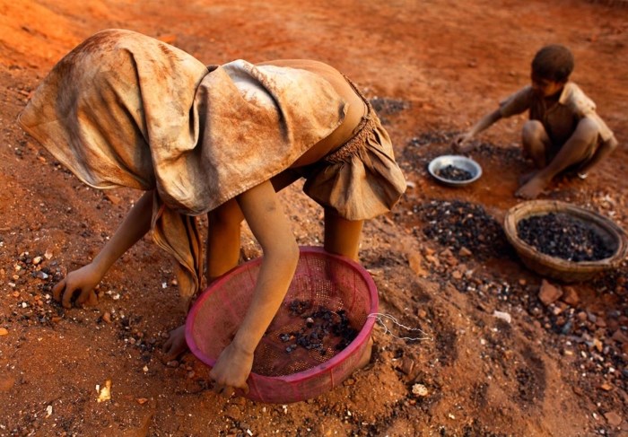 Câu chuyện đau lòng về những đứa trẻ phải “bán” tuổi thơ ở Bangladesh - Anh 10