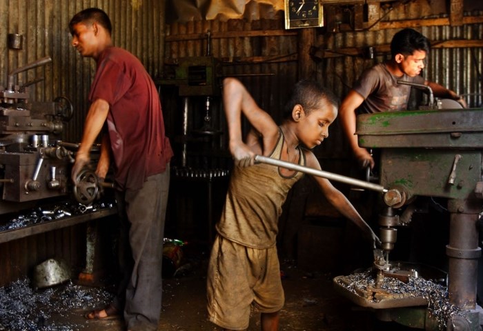 Câu chuyện đau lòng về những đứa trẻ phải “bán” tuổi thơ ở Bangladesh - Anh 5