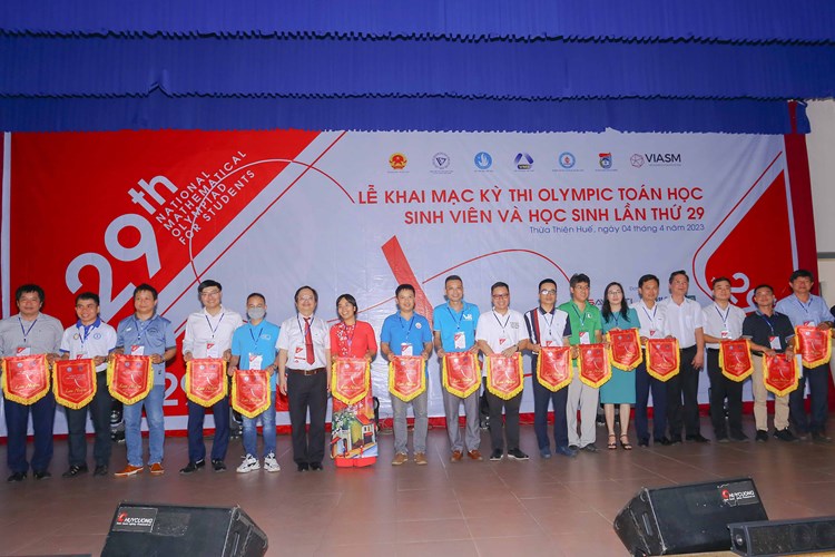 615 sinh viên dự kỳ thi Olympic Toán học toàn quốc lần thứ 29 - Anh 1