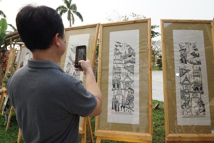 Trải nghiệm không gian tranh dân gian Việt Nam tại Huế - Anh 2