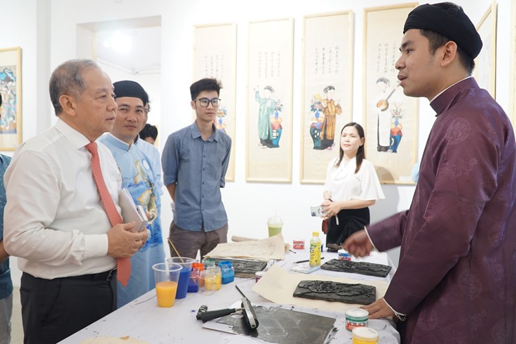 Trải nghiệm không gian tranh dân gian Việt Nam tại Huế - Anh 1