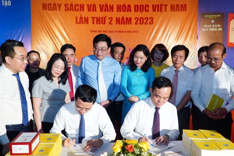 Khai mạc Ngày Sách và Văn hóa đọc Việt Nam lần thứ 2 - Anh 7
