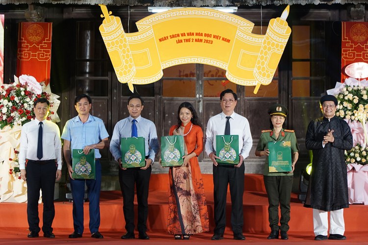 Khai mạc Ngày Sách và Văn hóa đọc Việt Nam lần thứ 2 - Anh 8