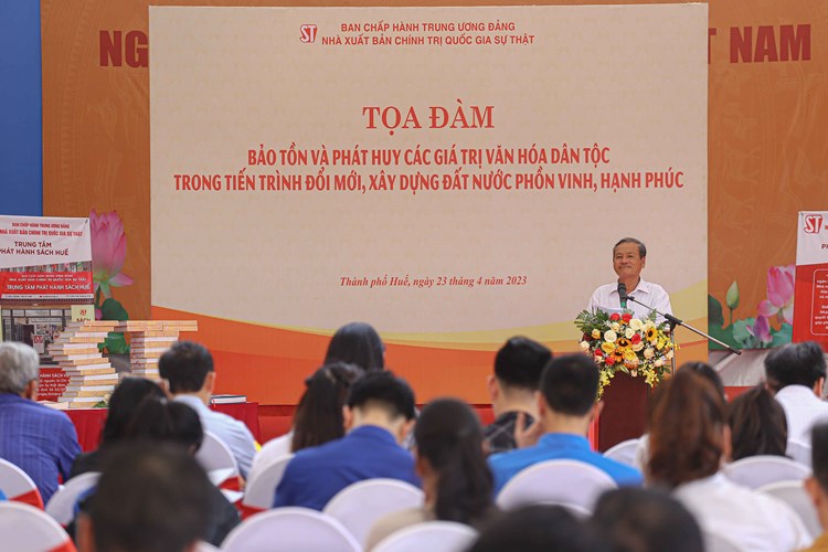 Lan tỏa giá trị văn hóa dân tộc từ xuất bản phẩm - Anh 1