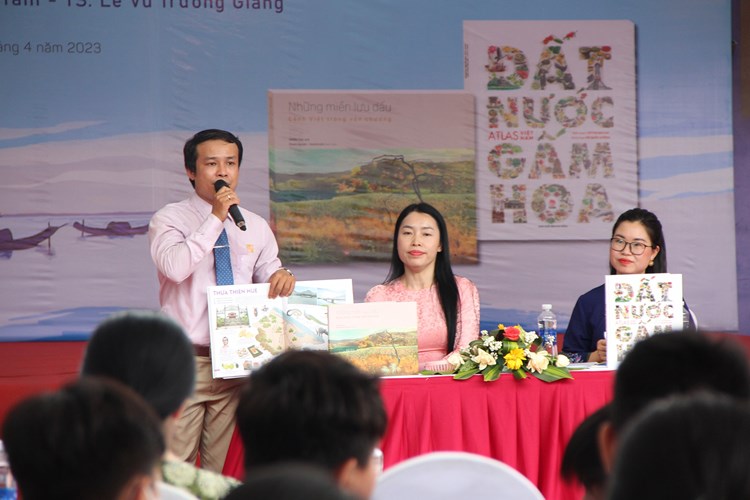Khám phá cảnh đẹp Việt Nam trong văn chương qua sách - Anh 2