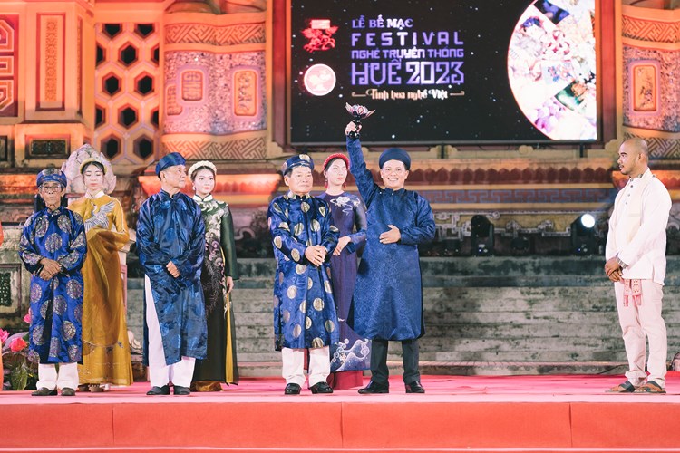 300.000 lượt khách tham quan và trải nghiệm trong tuần lễ Festival Nghề truyền thống Huế - Anh 2