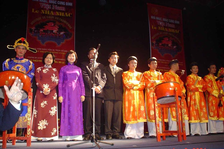 20 năm bảo vệ Di sản Nhã nhạc nhìn từ tiêu chí Công ước 2003 - Anh 2
