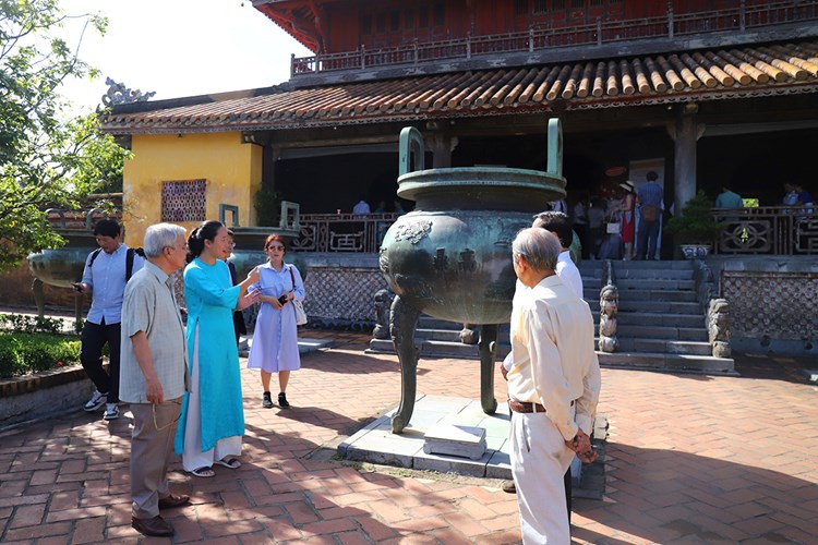 Khai mạc triển lãm “Giang sơn Việt Nam trên Cửu Đỉnh” - Anh 2