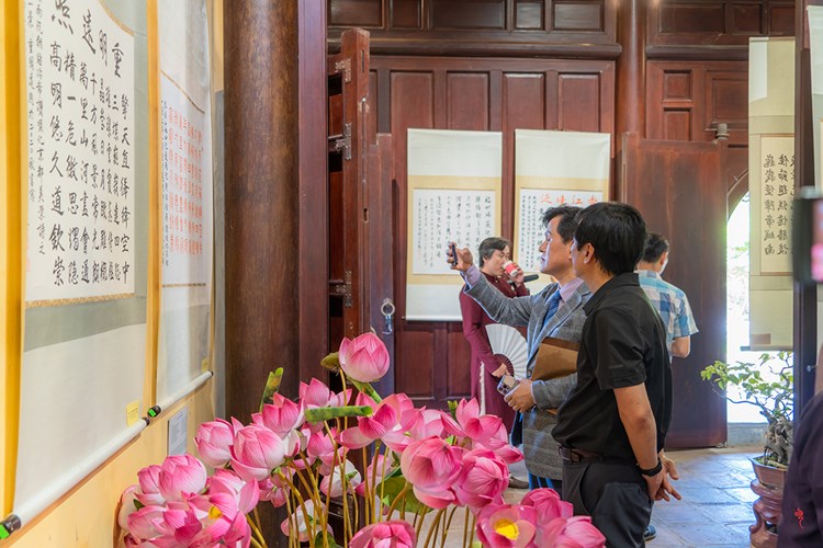 “Thần Kinh Nhị Thập Cảnh” qua thư pháp Truyền thừa của Đài Loan (Trung Quốc) - Anh 1