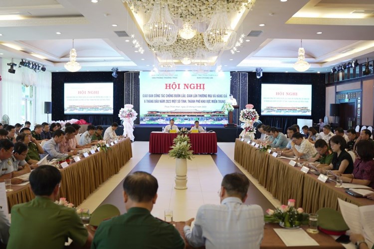 Xử lý 10.850 vụ vi phạm buôn lậu, gian lận thương mại tại các tỉnh miền Trung - Anh 1