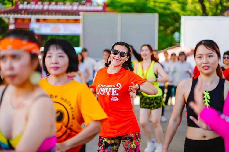 Lan tỏa năng lượng tích cực từ những bước nhảy sôi động của zumba - Anh 4