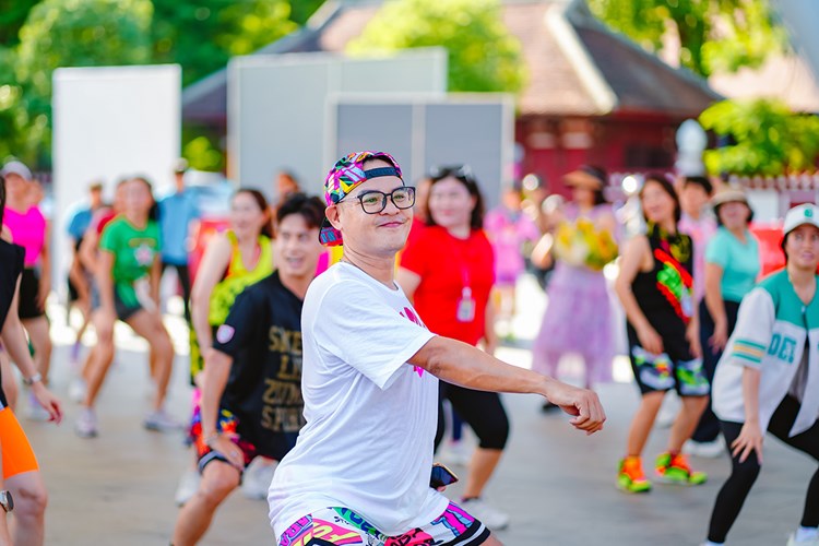 Lan tỏa năng lượng tích cực từ những bước nhảy sôi động của zumba - Anh 5
