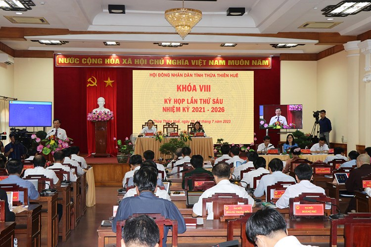 Thừa Thiên Huế: Dịch vụ tăng trưởng mạnh, doanh thu từ du lịch gấp 2,5 lần so với cùng kỳ - Anh 1