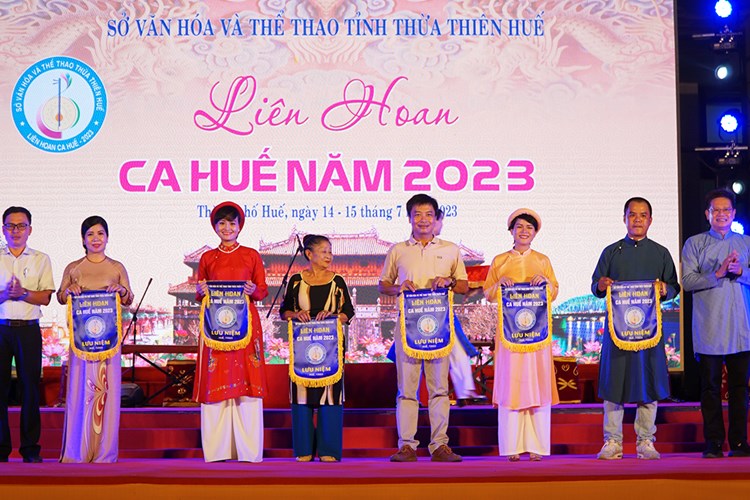 Gần 150 nghệ nhân, diễn viên, nhạc công biểu diễn tại Liên hoan Ca Huế năm 2023 - Anh 2