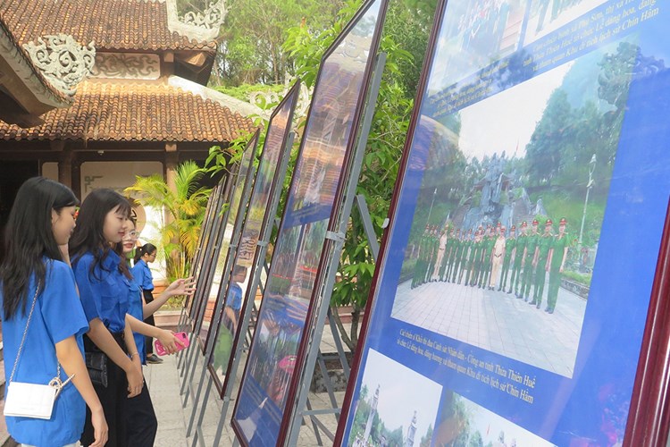 Triển lãm chuyên đề “76 năm - Trọn nghĩa tri ân” - Anh 2