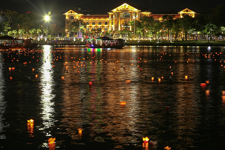 Phát động cuộc thi ảnh “Huế - Vùng đất thân thiện” - Anh 1