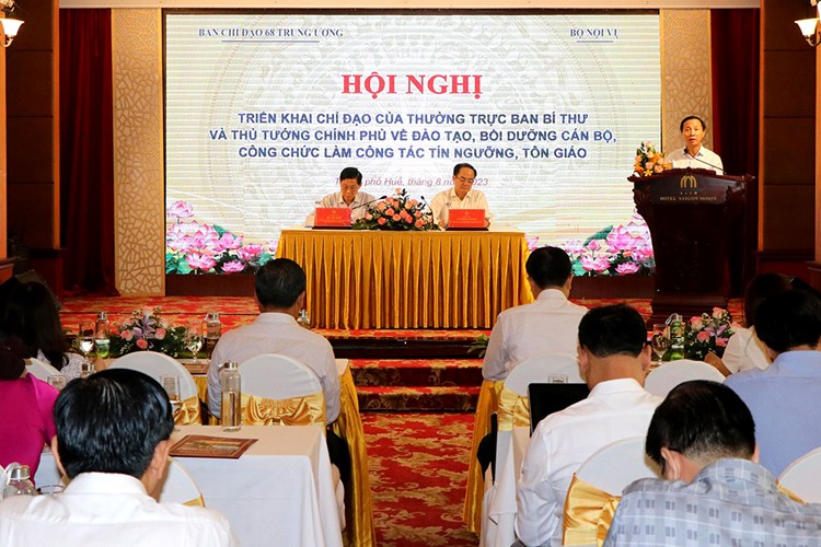 Nâng cao nghiệp vụ cho cán bộ, công chức làm công tác tín ngưỡng, tôn giáo - Anh 1