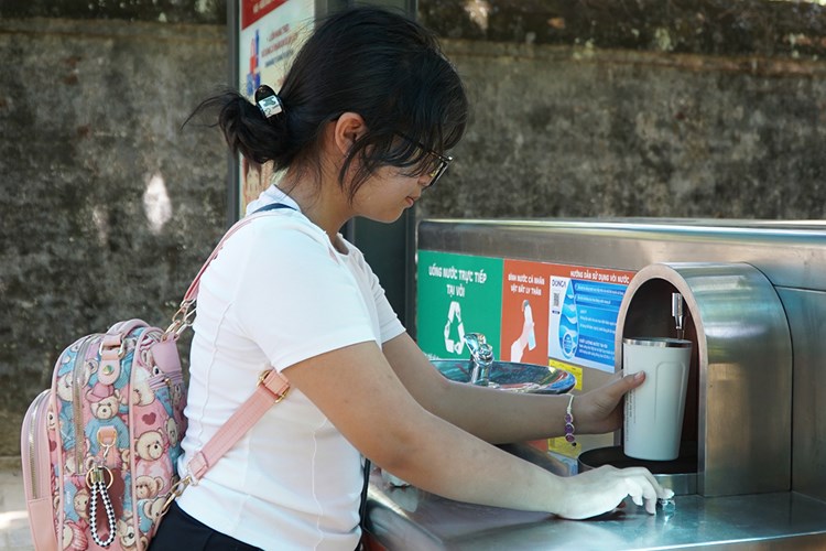 Lan tỏa hoạt động giảm nhựa ở các điểm di tích Huế - Anh 6