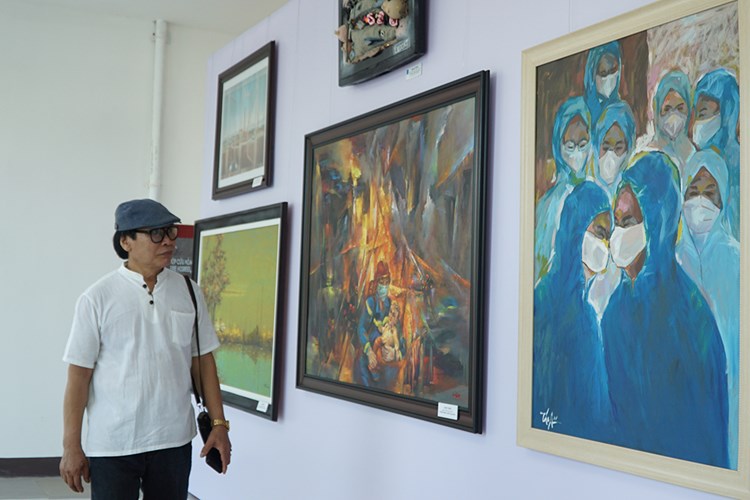 Khai mạc Triển lãm mỹ thuật Bắc miền Trung - Anh 2