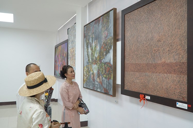 Khai mạc Triển lãm mỹ thuật Bắc miền Trung - Anh 5