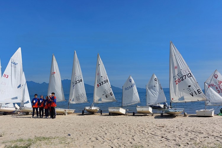 Đà Nẵng: Khai mạc giải Sailing vô địch trẻ quốc gia và giải Sup các tay chèo xuất sắc năm 2023 - Anh 1