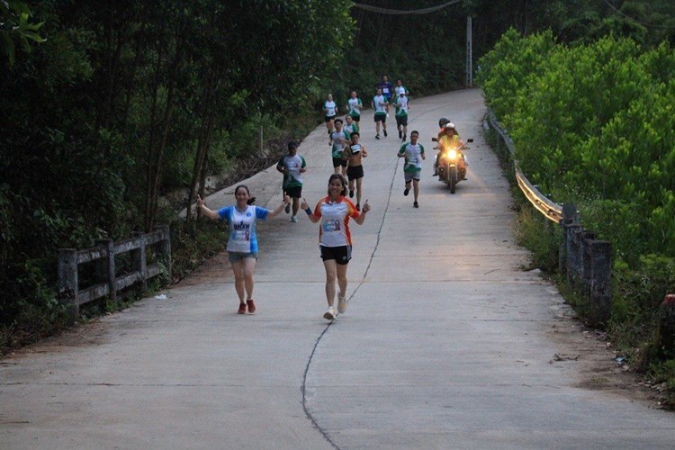 Giải Việt dã “Thác Trắng - Bên dãy Trường Sơn” - Anh 1
