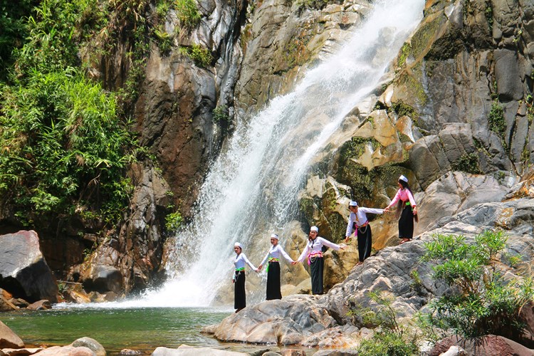Quảng Nam: Kết nối phát triển du lịch miền núi - Anh 2